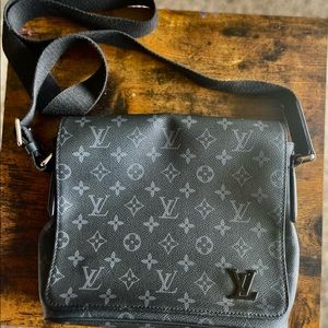 Louis Vuitton District Messenger Bag
Monogram Eclipse Canvas PM